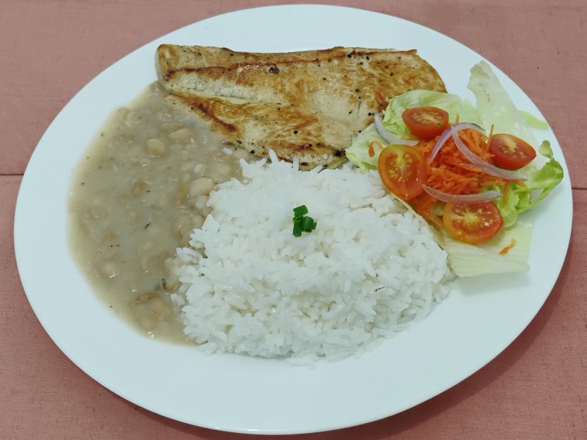 Foto Cardápio - Casa do Sabor Caseiro - File de Frango com Arroz e Salada