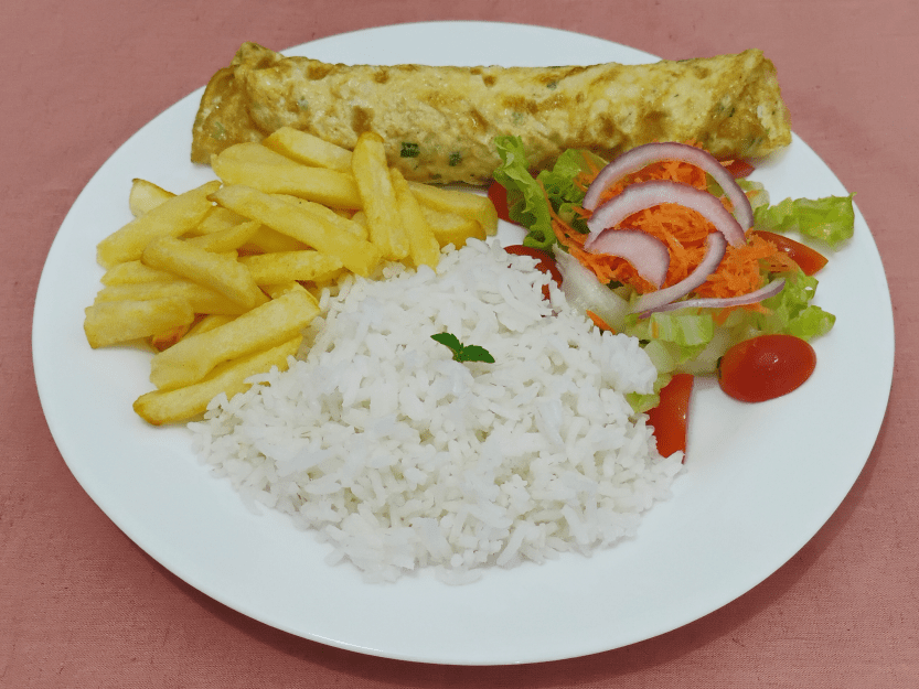 Foto Cardápio - Casa do Sabor Caseiro - Omelete com Arroz e Salada