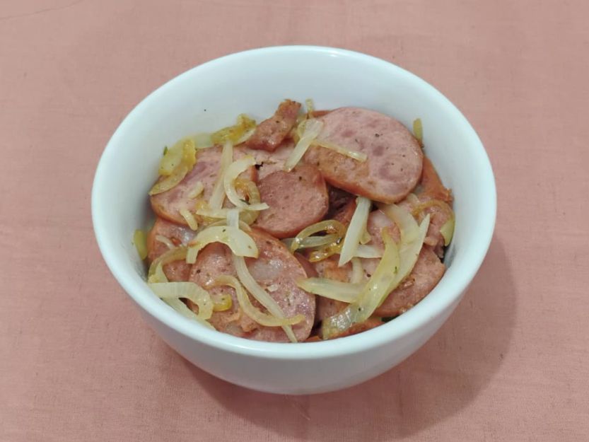 Porção de Calabresa Acebolada - Casa do Sabor Caseiro